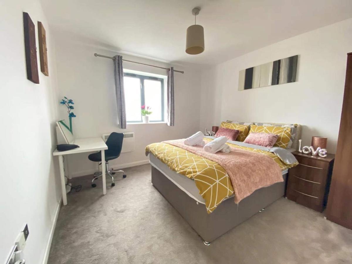Front With Stunning Sea View * Swansea