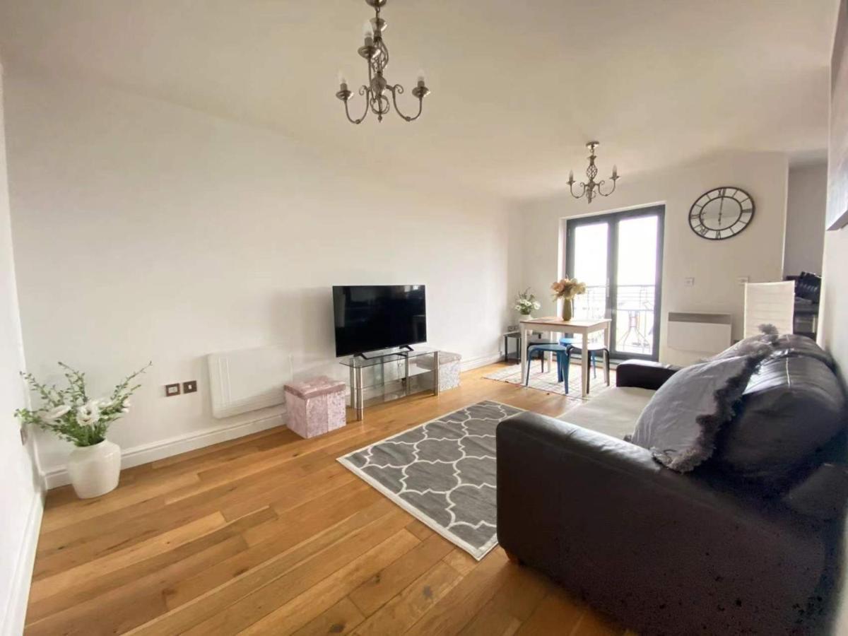 Front With Stunning Sea View *