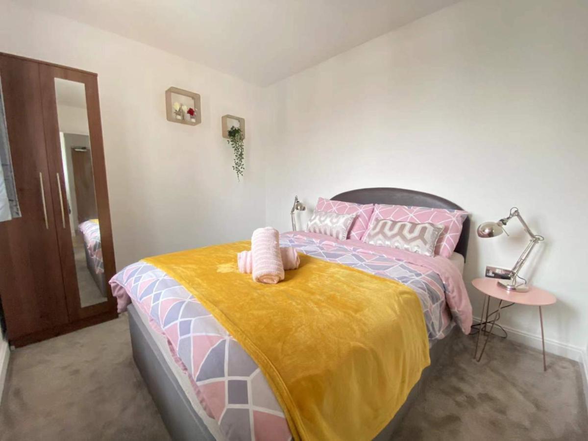 Front With Stunning Sea View * Swansea
