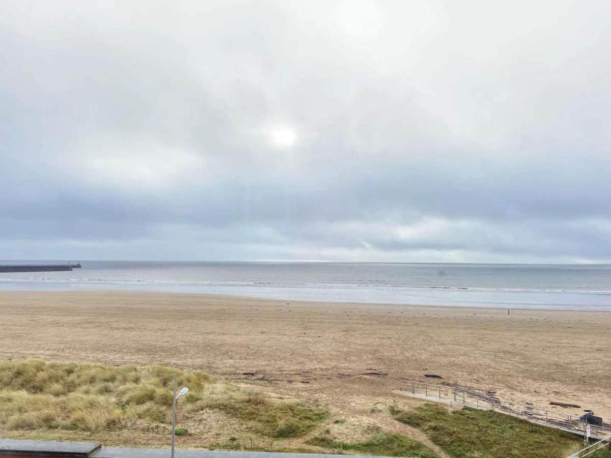 Front With Stunning Sea View *