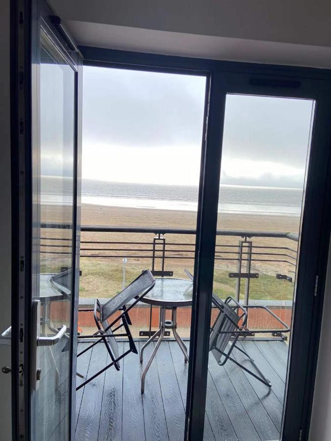 Front With Stunning Sea View *
